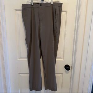 Vuori Pants Fleet Joggers Men XL Stone Performance 4 Way Stretch Wicking NWOT